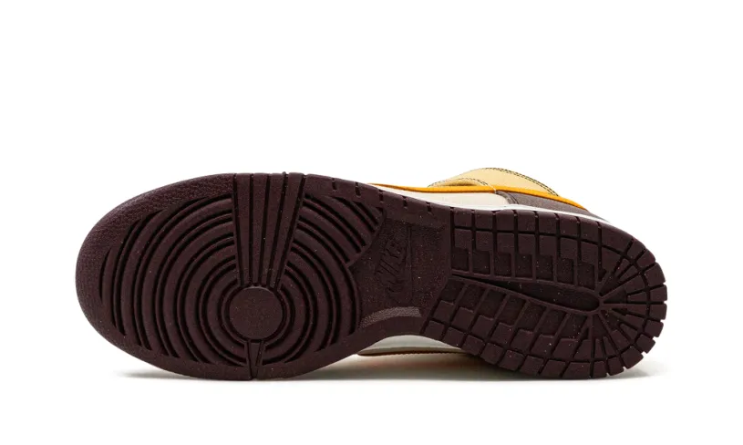 Nike Dunk Dunk Mid 'Coconut Milk'